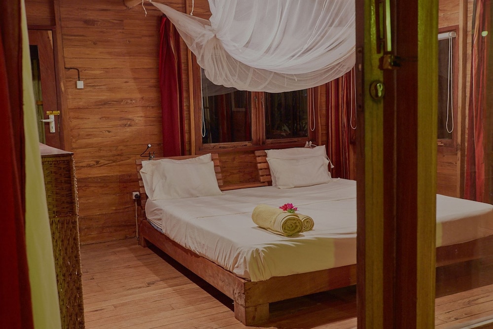 Design Villa, 3 Bedrooms, Beachfront photo 3