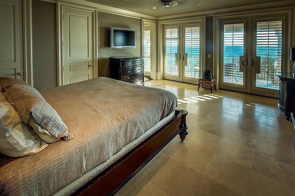 House, 6 Bedrooms, Ocean View, Beachfront