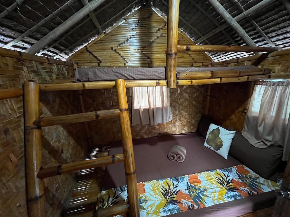 Traditional Cabin photo 2