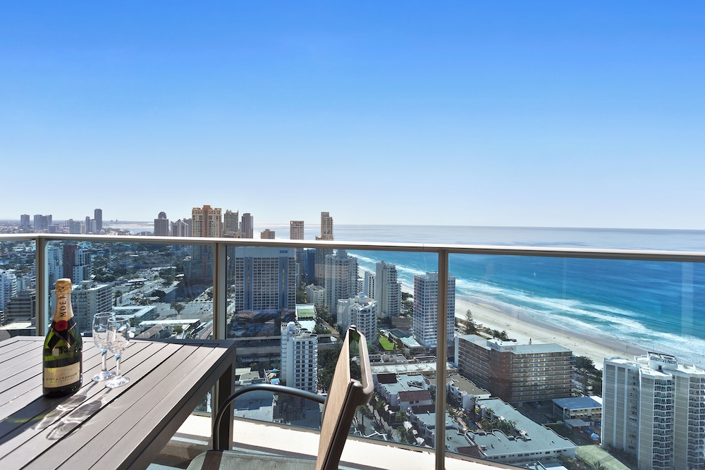 Apartment, 2 Bedrooms, 2 Bathrooms, Ocean View (Level 30) photo 2