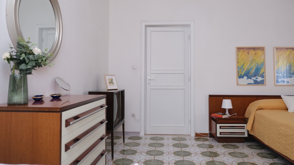 Apartment photo 3