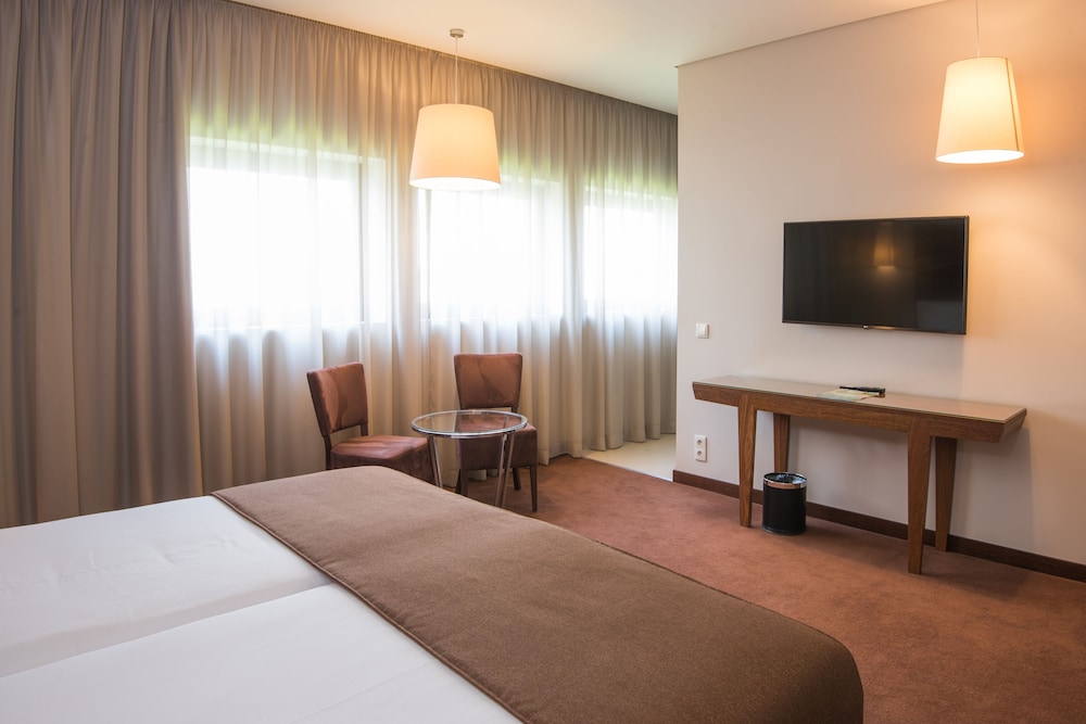 Standard Triple Room (3 Adults) thumbnail 6
