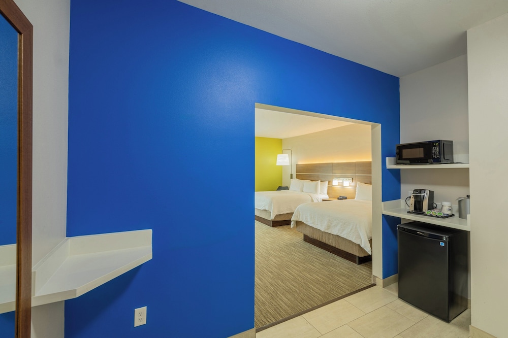 Standard Room, 2 Queen Beds, Accessible (Communications) - Photo 3