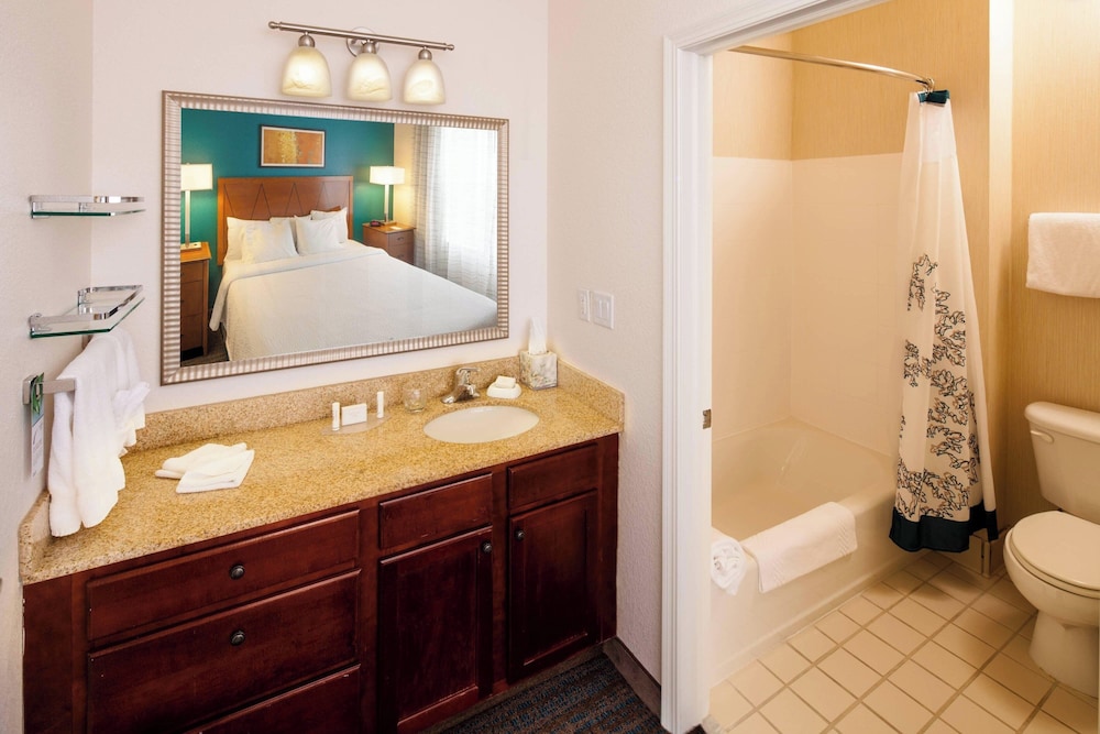 Suite, 1 Bedroom - Photo 7
