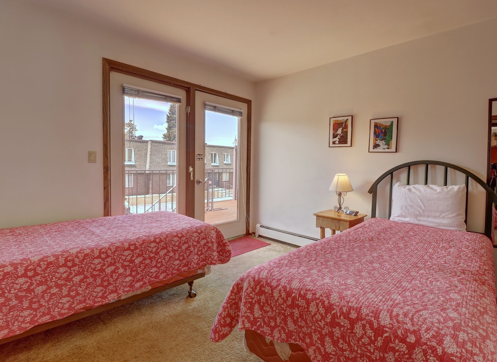 Condo, 3 Bedrooms photo 3