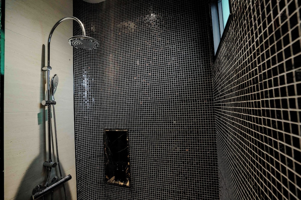 Sunken Pool Access - Photo 4