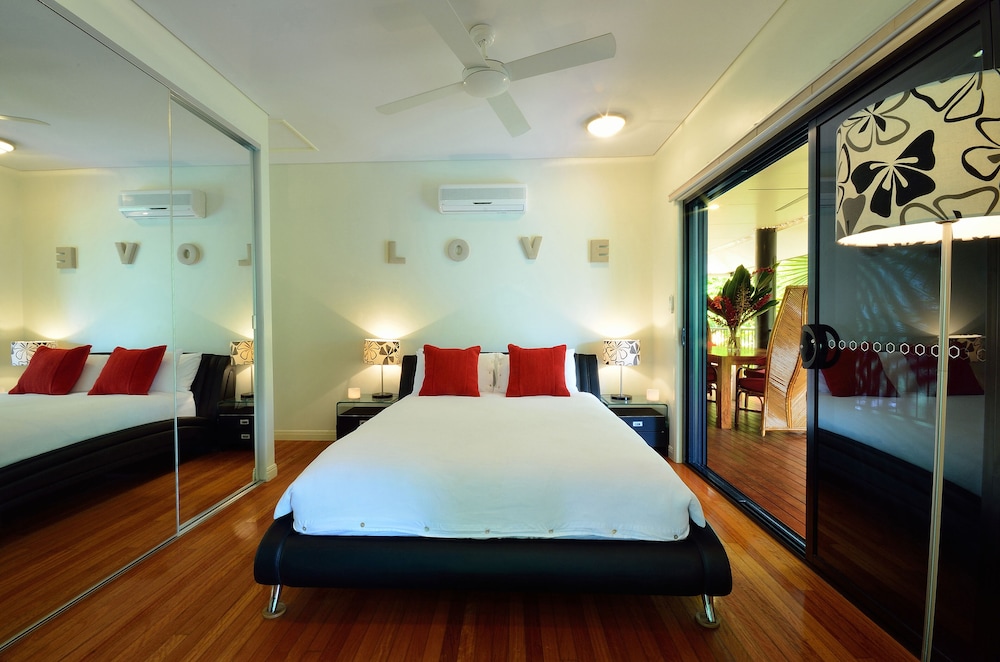 Romantic Villa photo 2