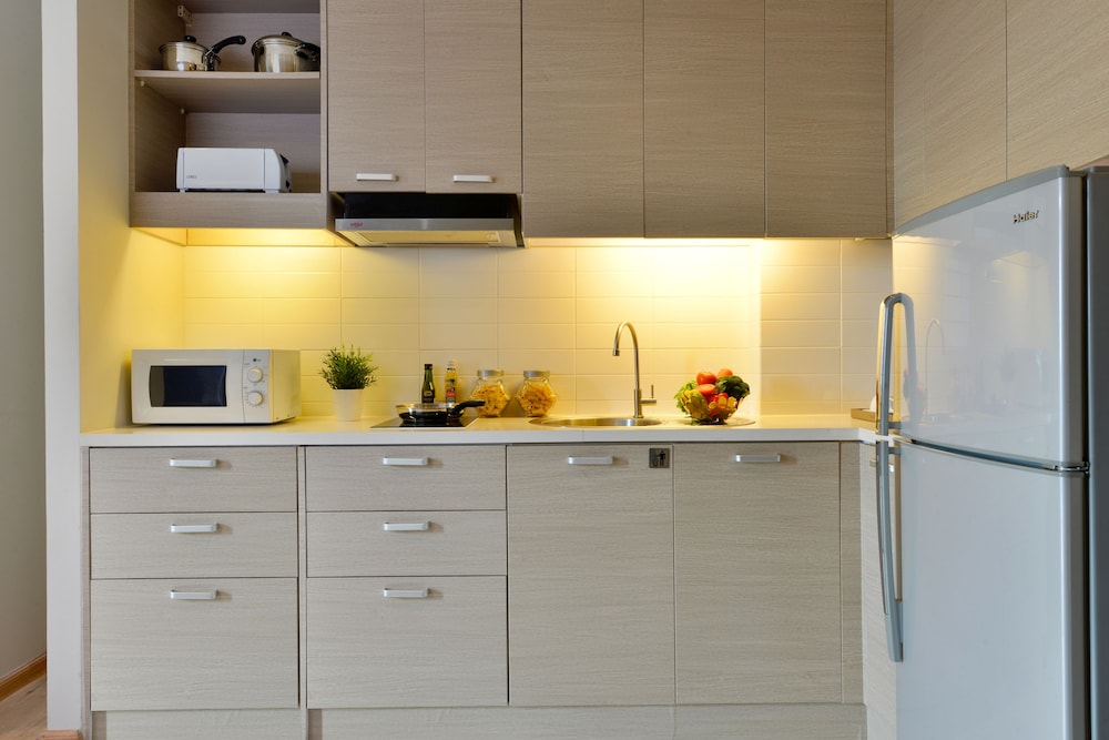 Grand Suite Room with Kitchenette - Photo 9