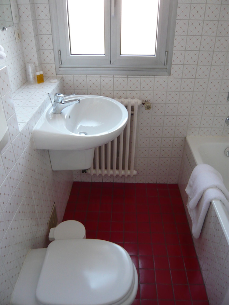 Standard Double Room - Photo 6