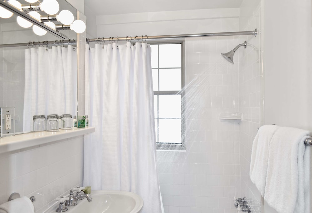 Suite, 1 King Bed, Park View - Photo 6