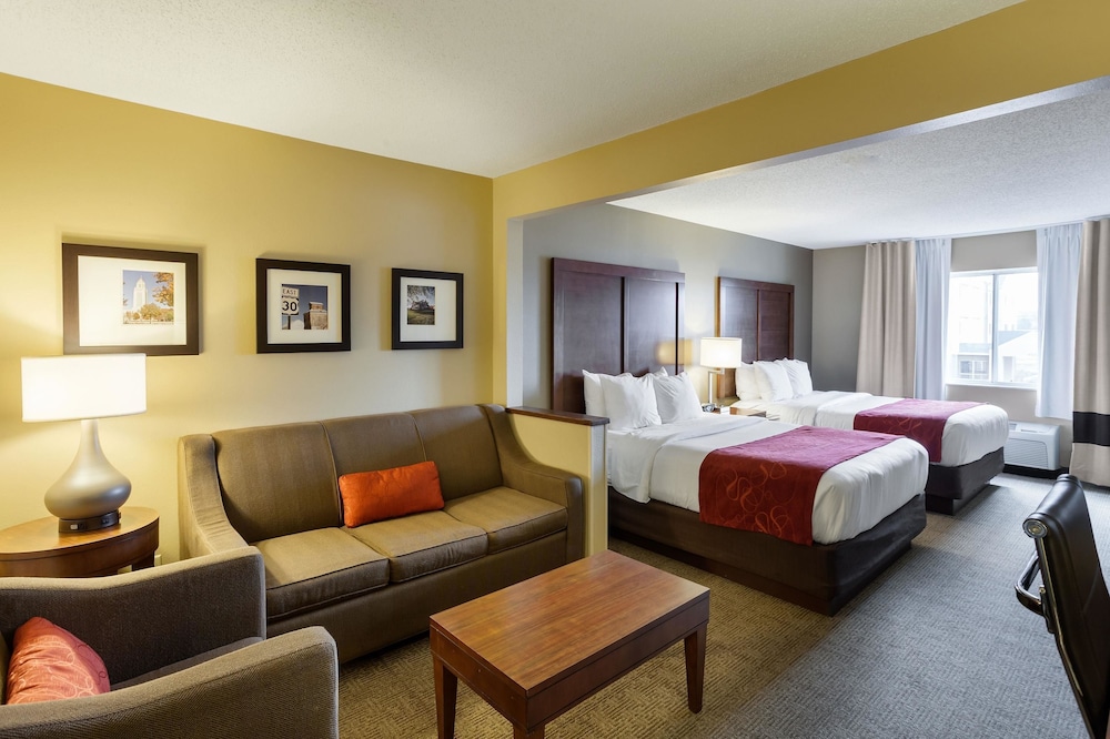 Suite, Multiple Beds, Non Smoking - Photo 1
