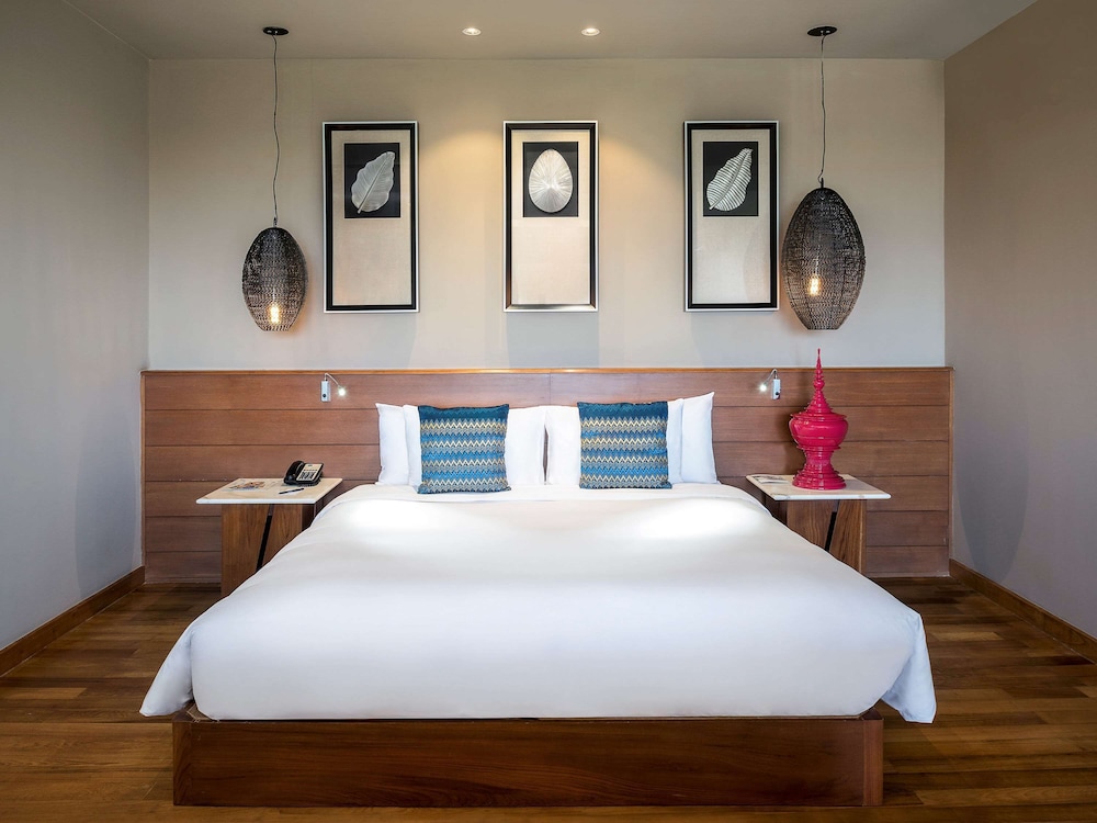 Junior Suite, 1 King Bed photo 3
