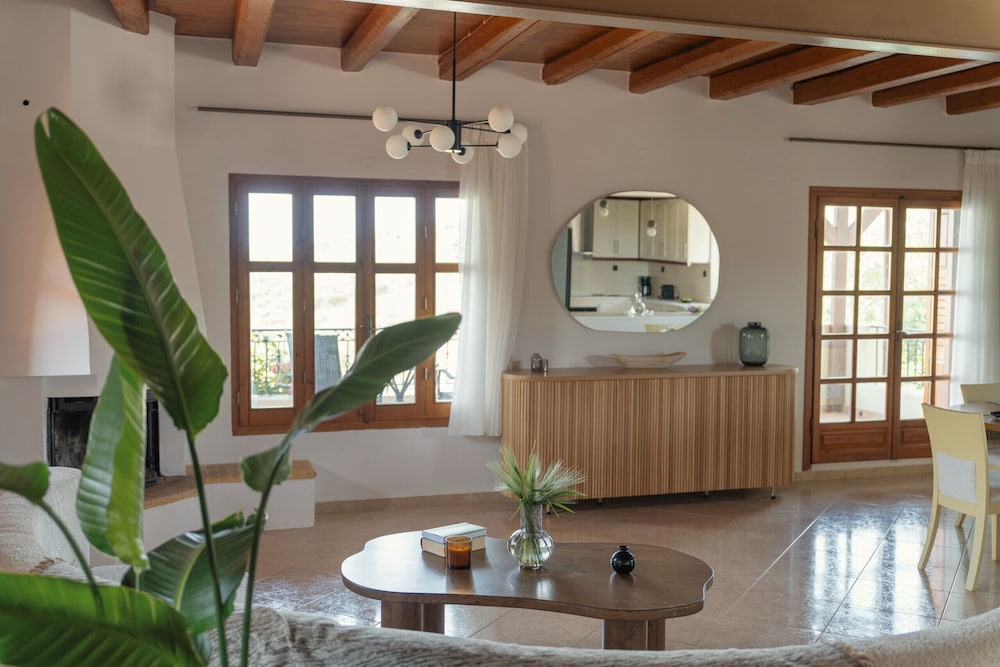 Villa, 5 Bedrooms, Smoking, Private Pool photo 2
