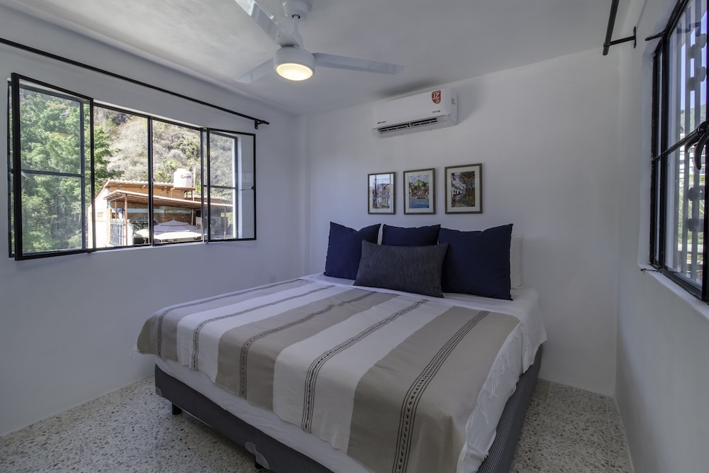 Cuale Condos 1 Bedroom #402 Romantic Zone photo 2