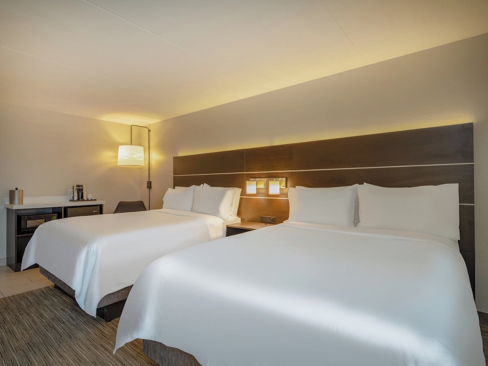 Suite, 2 Queen Beds, Accessible (Mobility) photo 1
