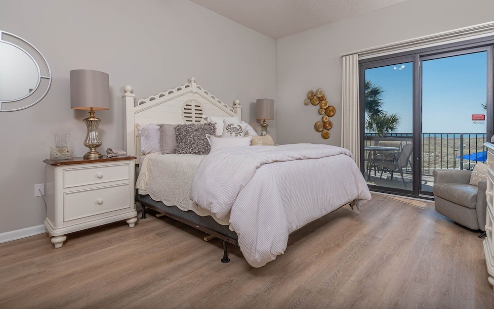 Condo, 3 Bedrooms