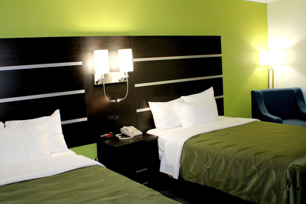 Studio Suite, Multiple Beds (2 Double Bed with Sofa Bed) photo 1