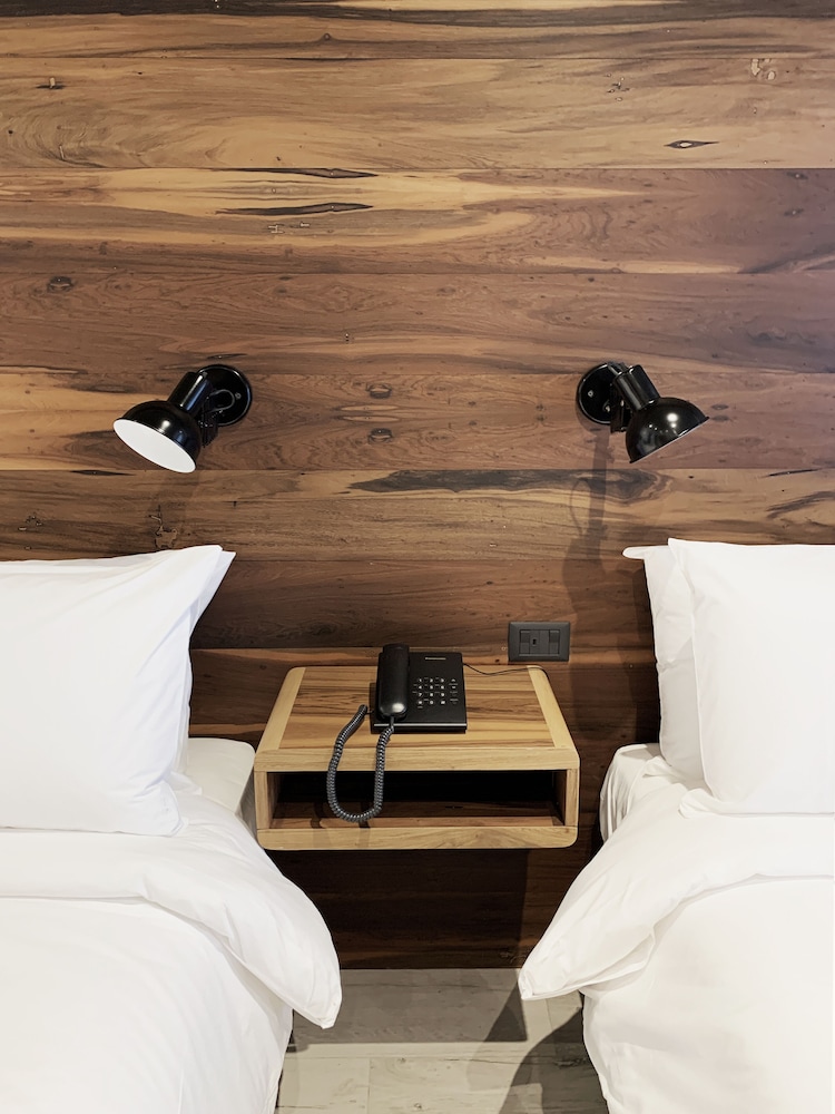 Premium Twin Room photo 2