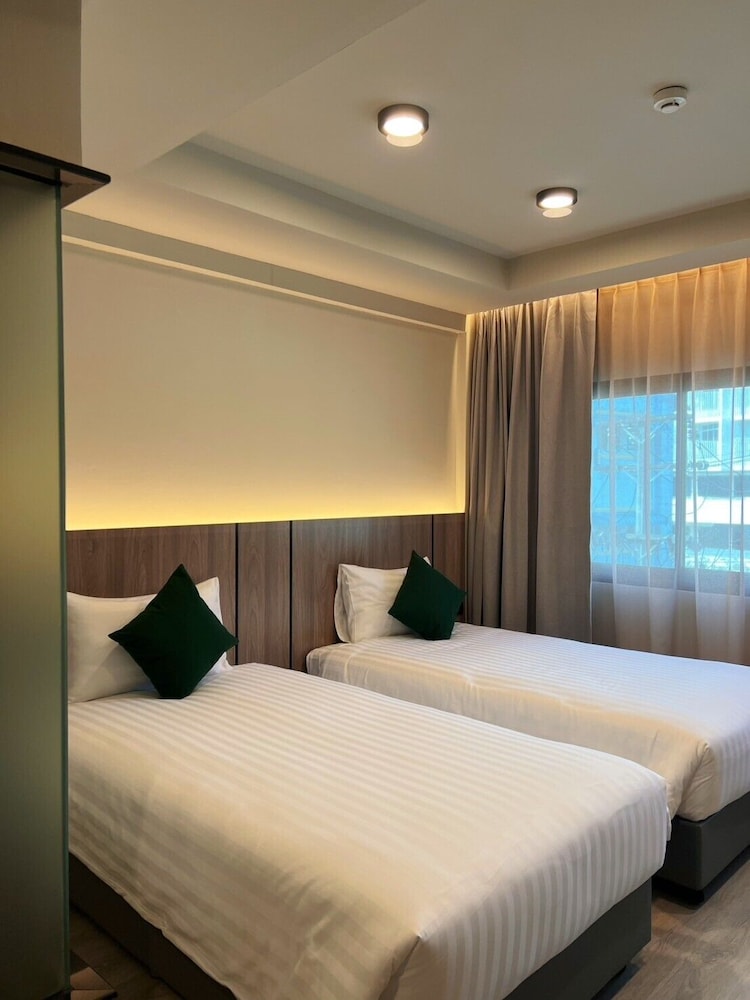 Deluxe Double or Twin Room photo 2