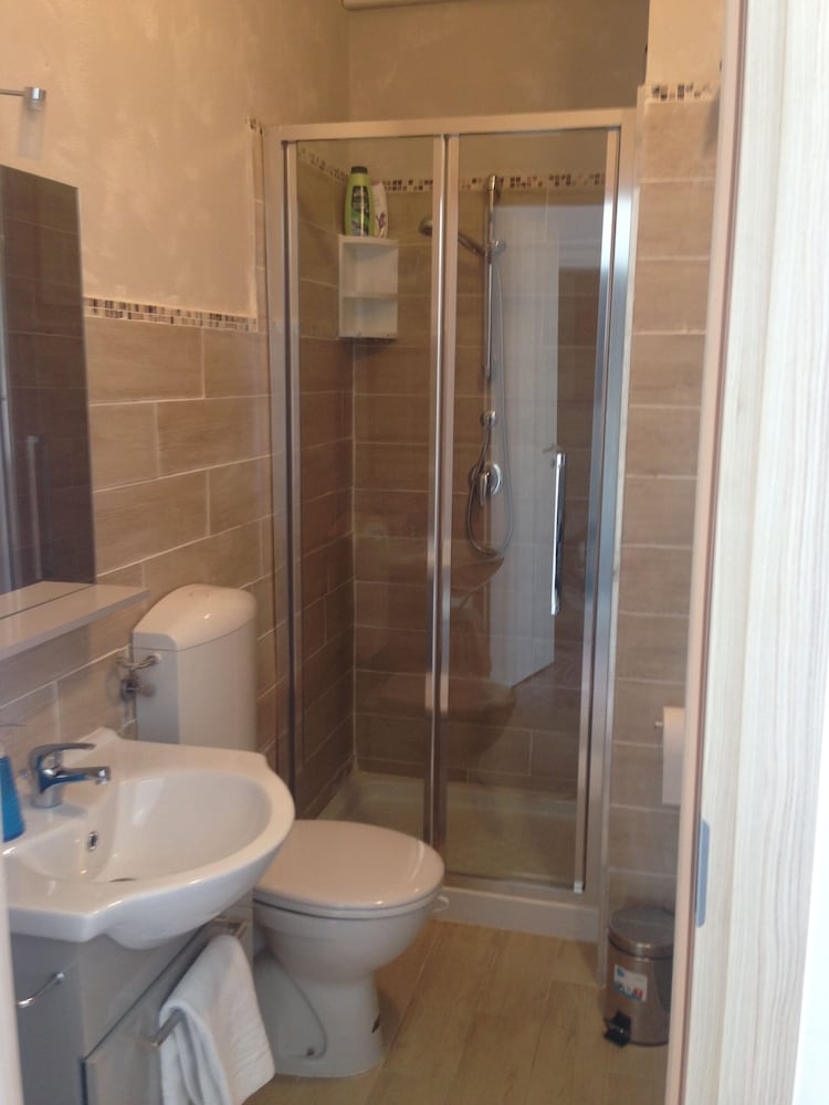 Standard Twin Room, 2 Twin Beds, Partial Sea View, Garden Area photo 3