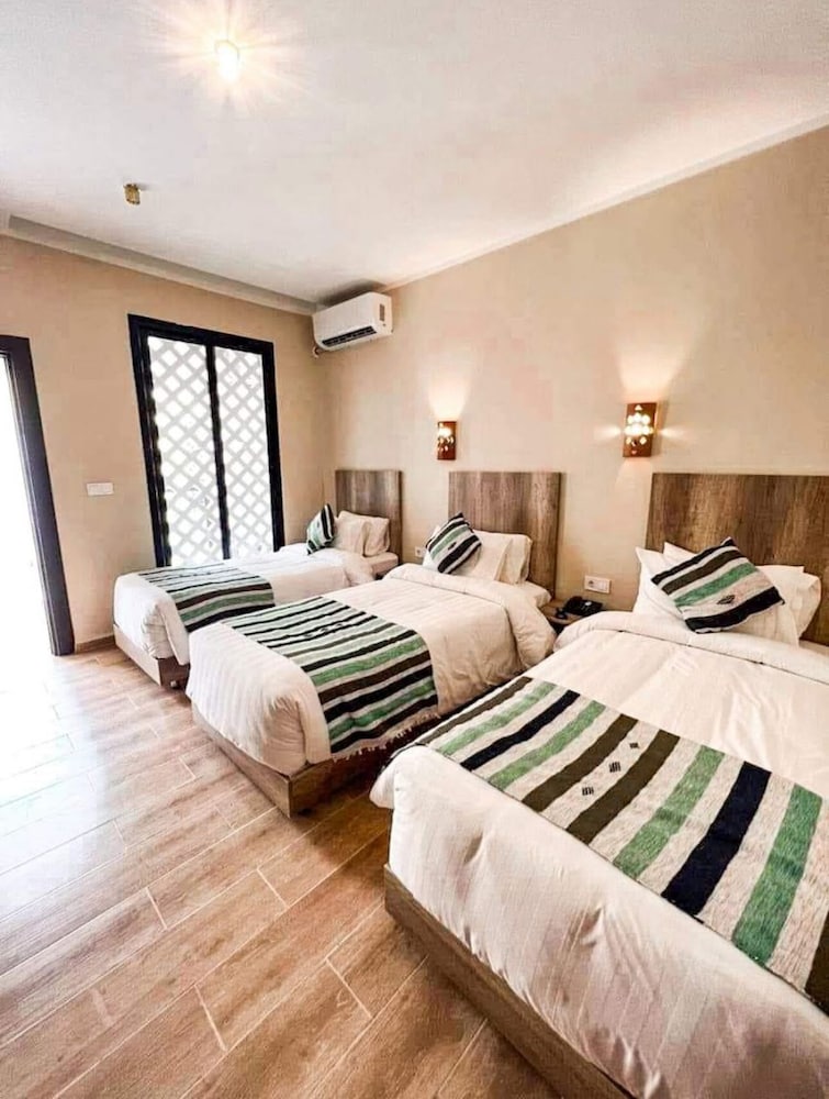 Standard Double or Twin Room photo 2