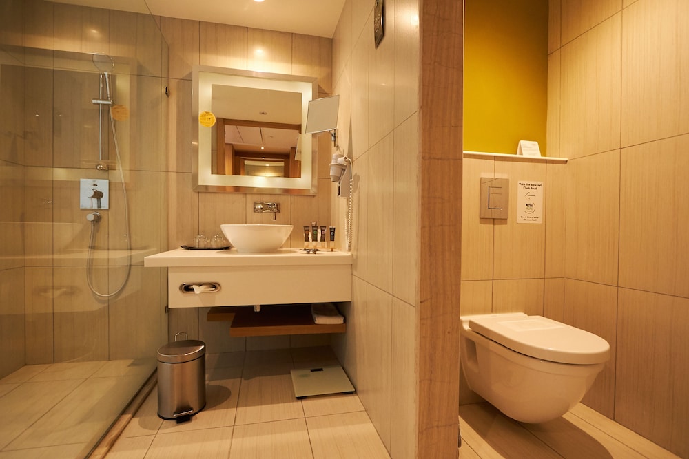 Executive Room King Bed with Additional Privileges