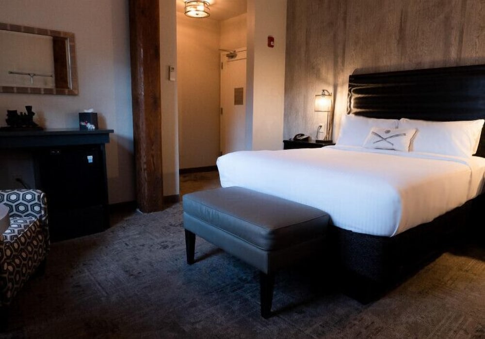 Standard Room, 1 Queen bed