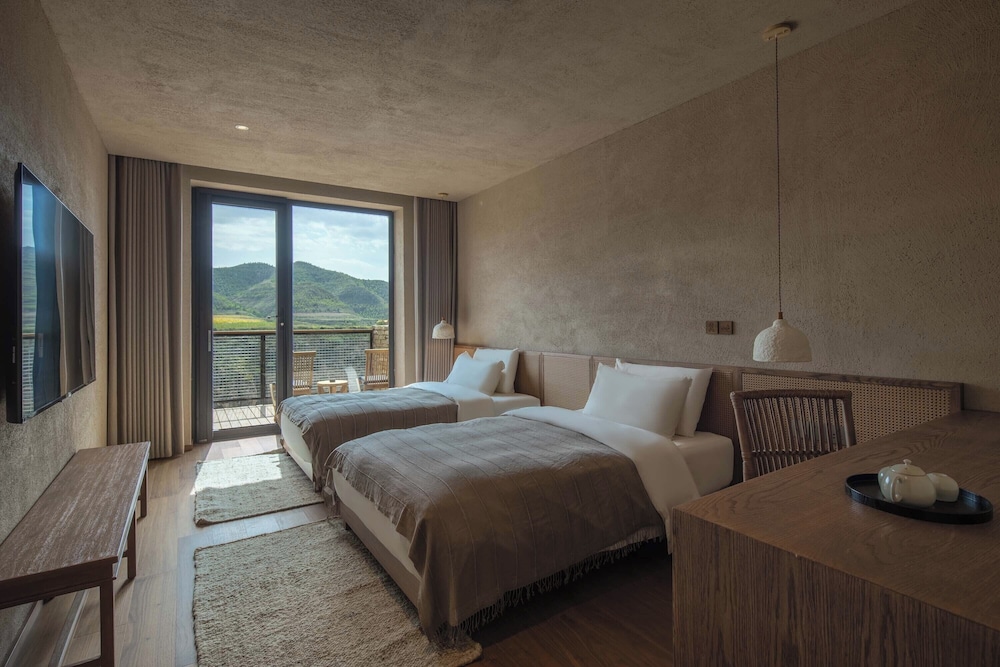 Superior Twin Room, Balcony, Mountain View