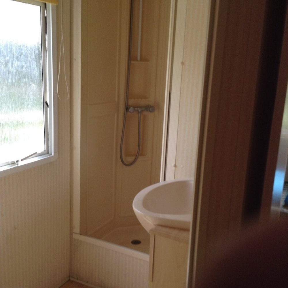 Standard Mobile Home, 2 Bedrooms photo 3