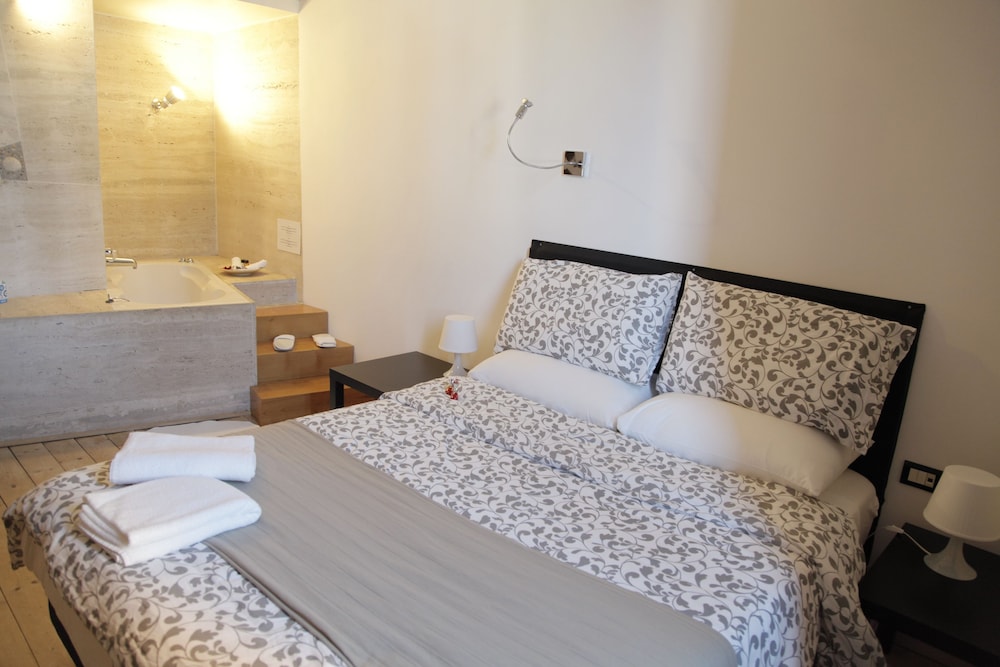 Superior Double Room Single Use, Hot Tub