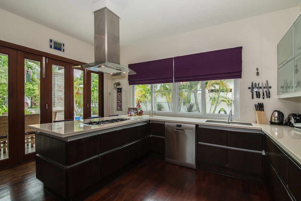 Standard Villa, 3 Bedrooms, Non Smoking, Kitchen - Photo 7