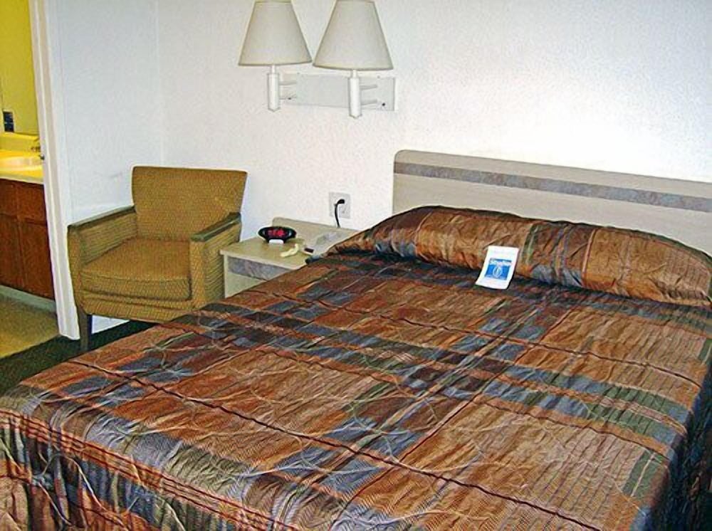 Room, 1 Queen Bed, Non Smoking, Kitchen photo 2