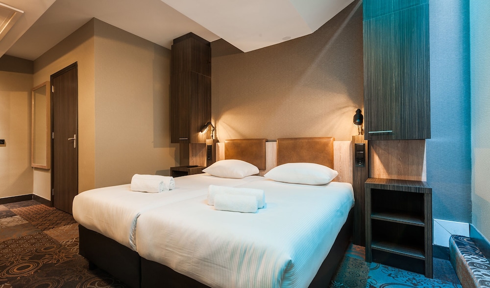 Modern Design Twin Room photo 3