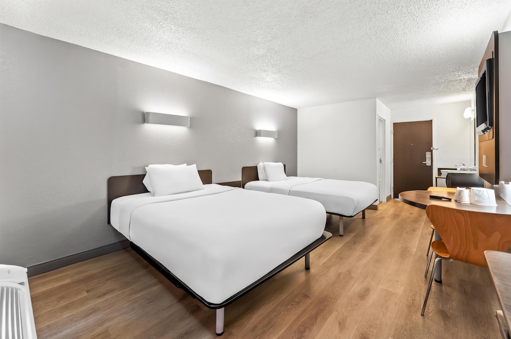 Standard Room, 2 Queen Beds, Non Smoking, Kitchenette photo 3