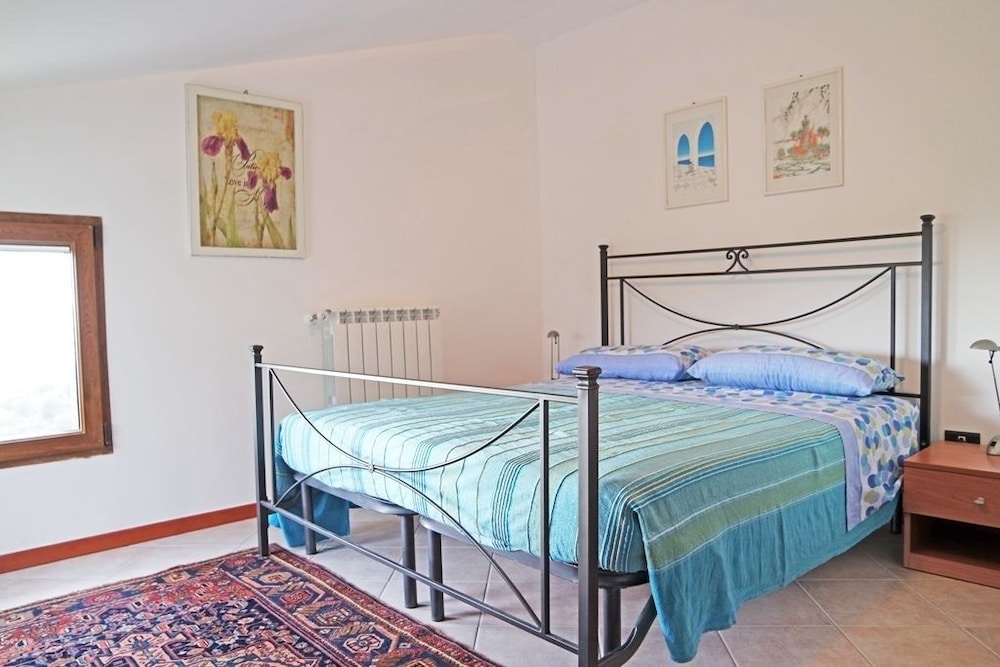 House, 3 Bedrooms, Sea View