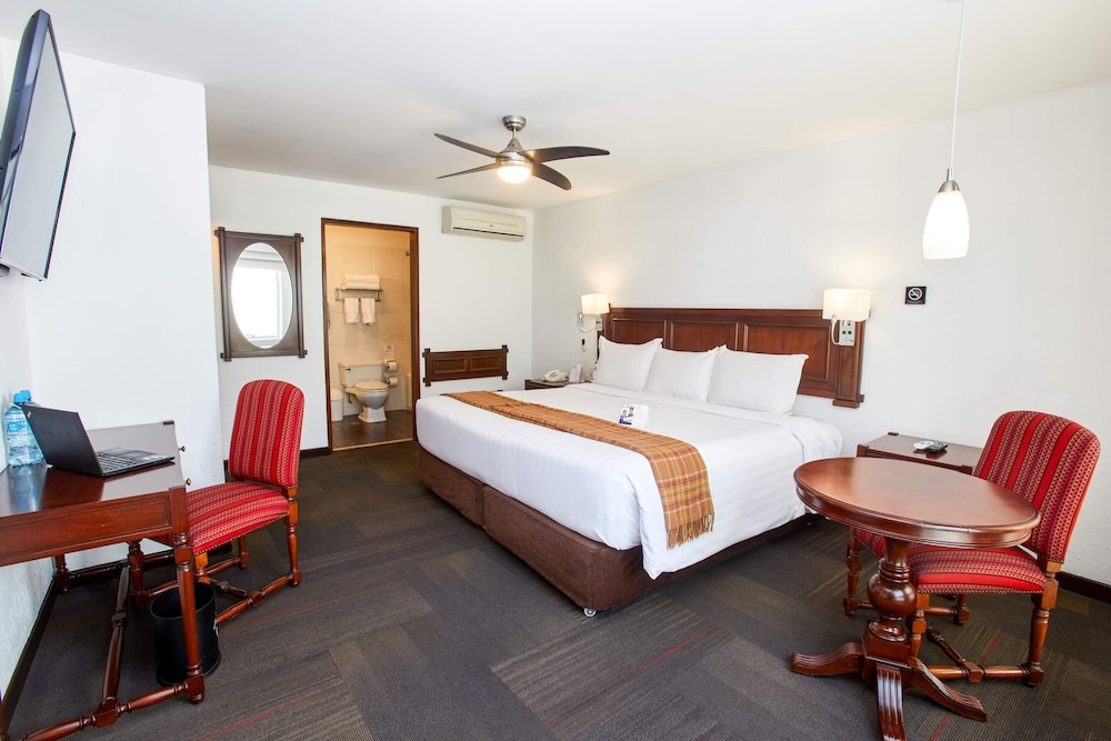 Superior Room, 1 King Bed - Photo 1