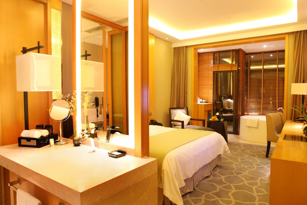 Room, 1 Queen Bed photo 2