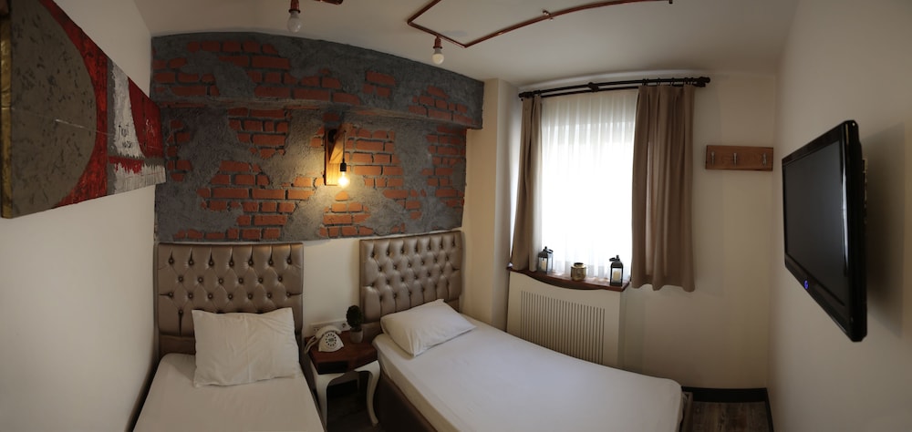 Basic Twin Room