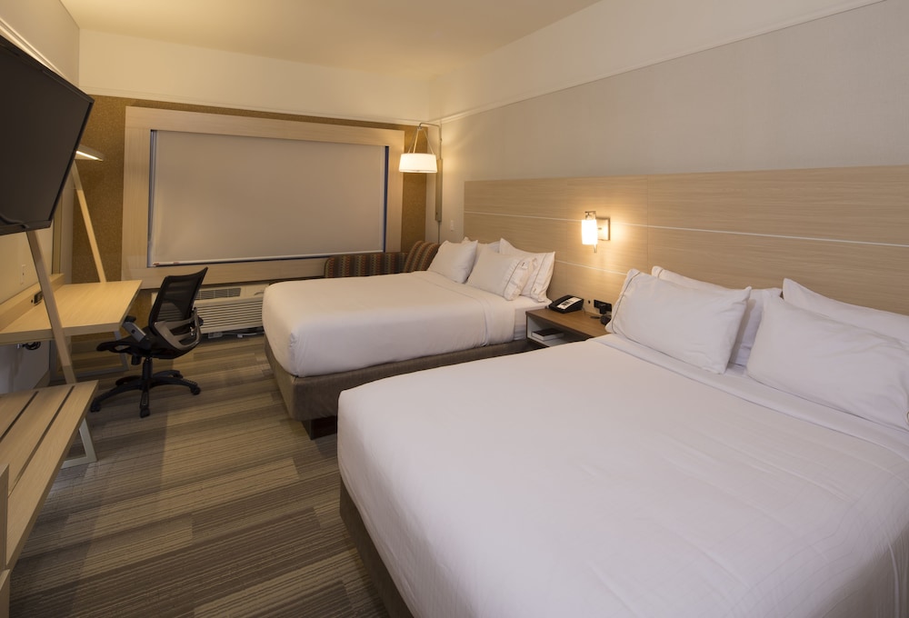 Standard Room, 2 Queen Beds photo 1