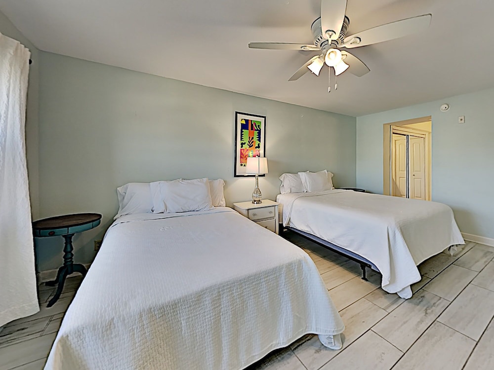 Condo, Multiple Beds, Balcony, Ocean View (#302 East - No Pets) photo 1