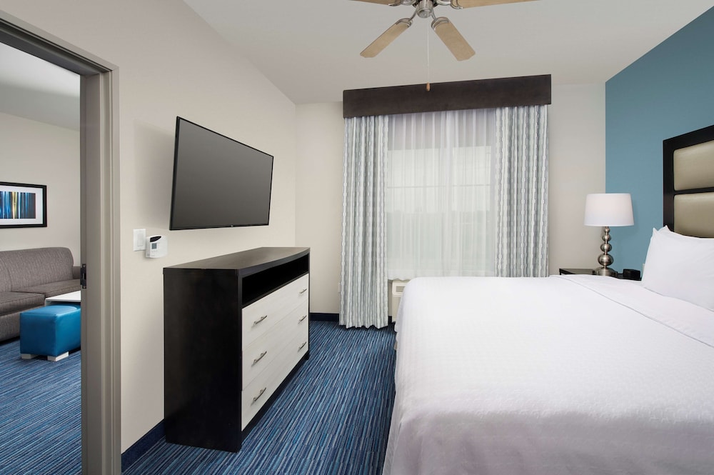 Suite, 1 King Bed, Accessible (Hearing)