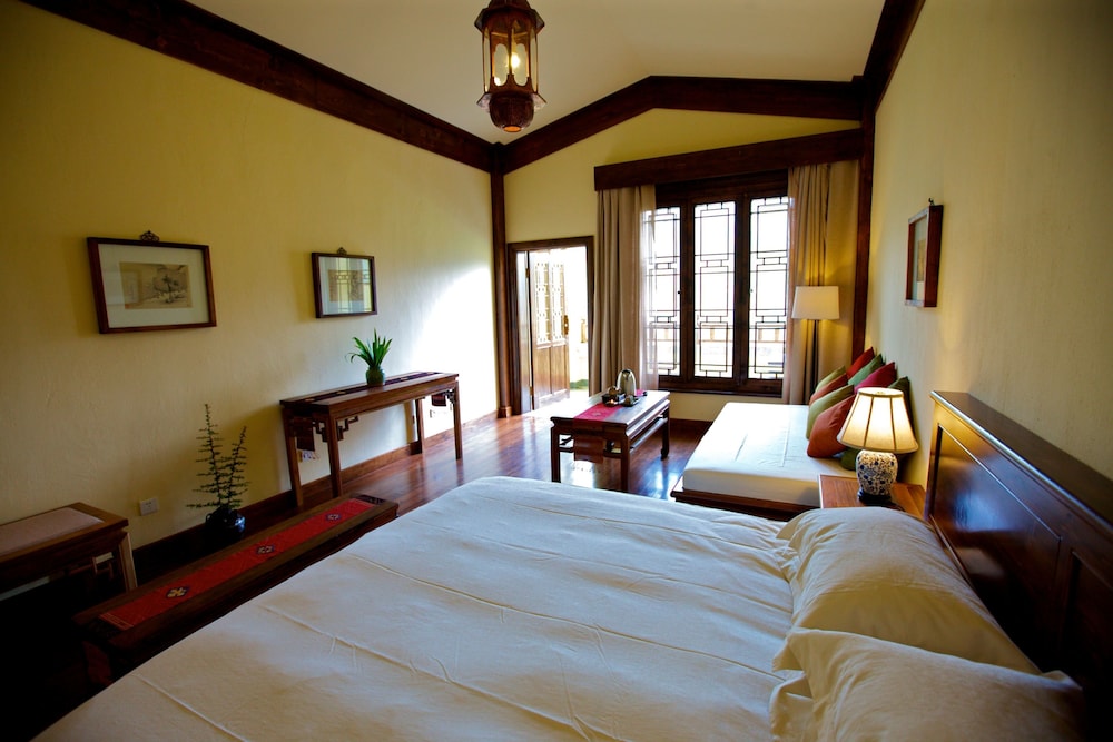 Deluxe King Room (Traditional Tibetan Style)