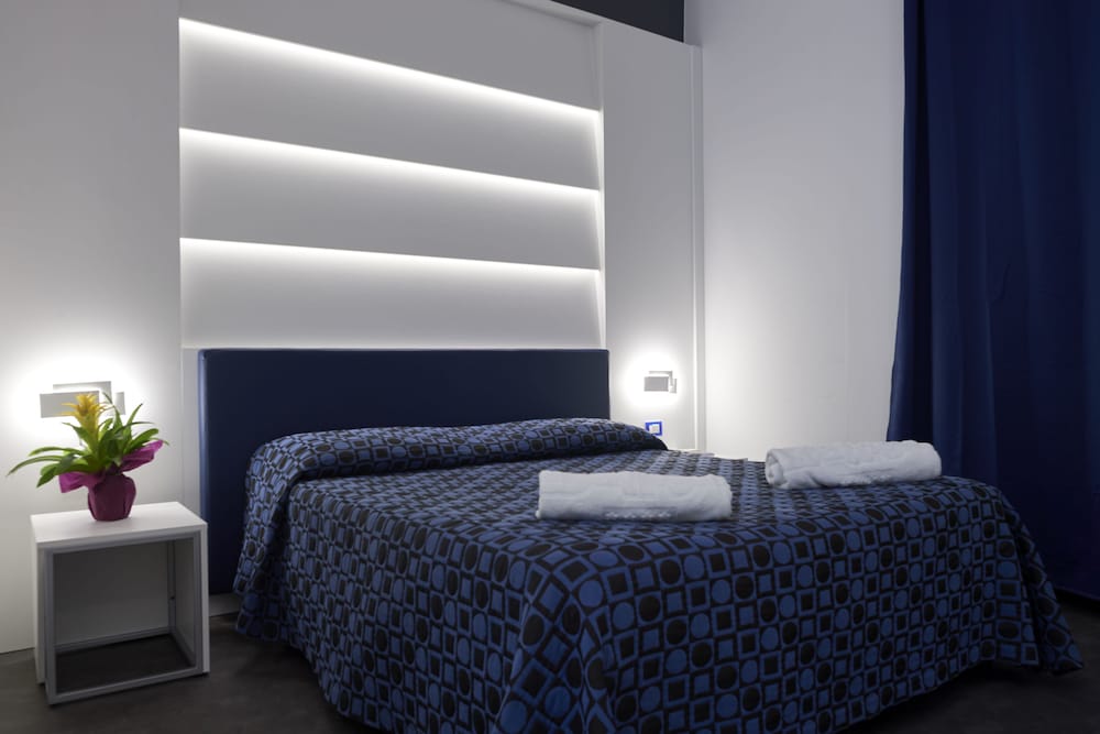 Deluxe Double or Twin Room, Sea View - Photo 12