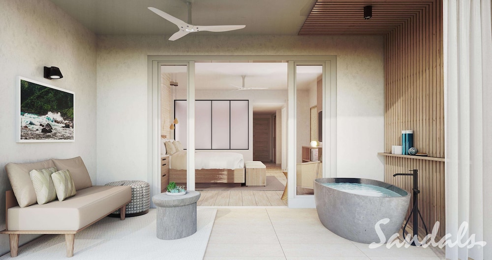 Bamboo Palm Club Swim-up Room with Patio Tranquility Soaking Tub (SUP) photo 2