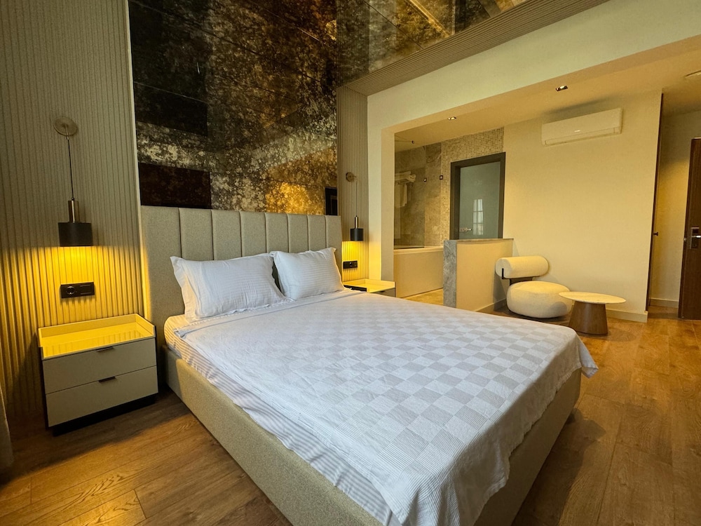 Luxury Room, Hot Tub