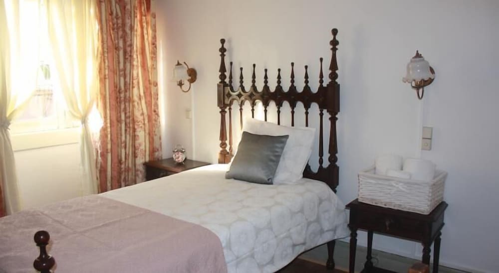 Economy Single Room, Shared Bathroom photo 1