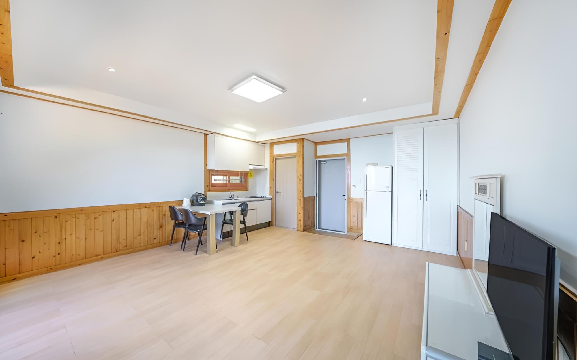 Room (Haedong 202 (ocean view)) - Photo 6