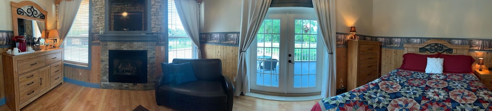 Room, Private Bathroom (Hunting Room)