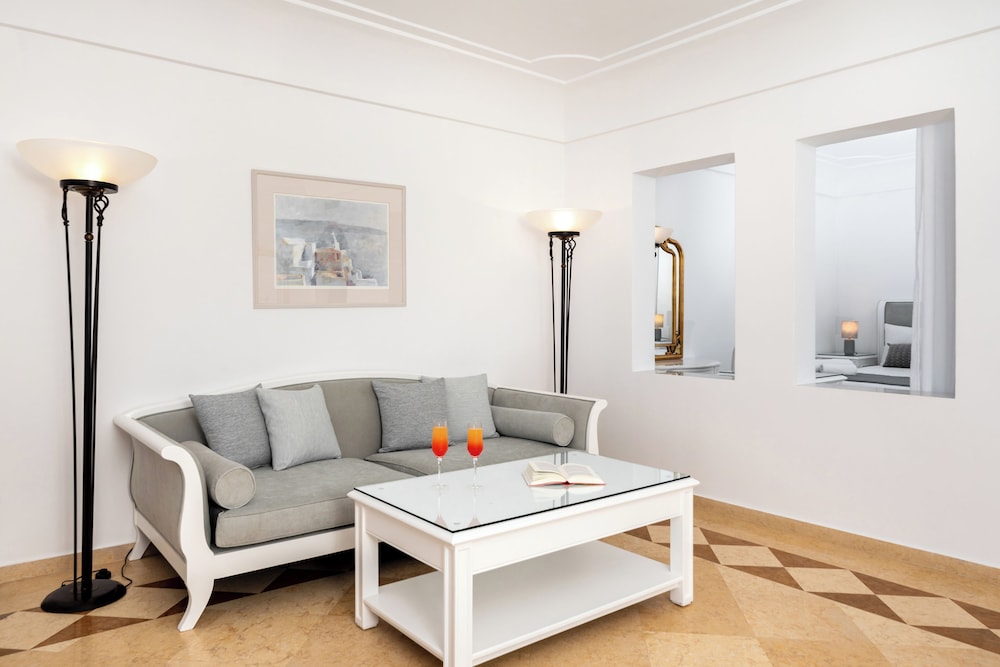 Superior Suite, Private Pool - Photo 12