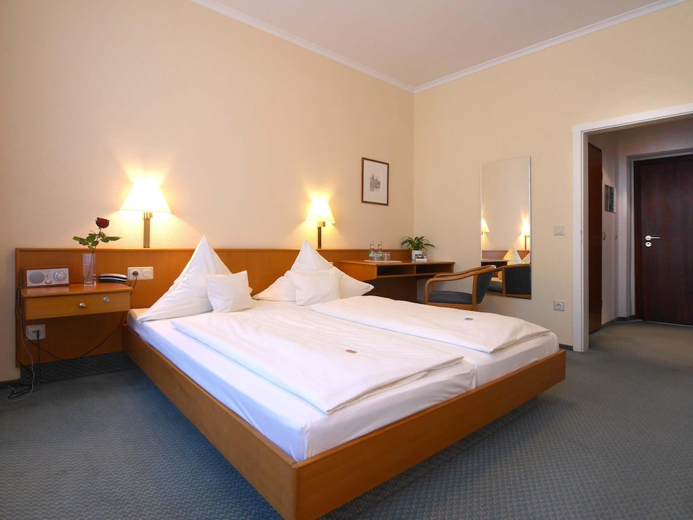 Double or Twin Room - Photo 1